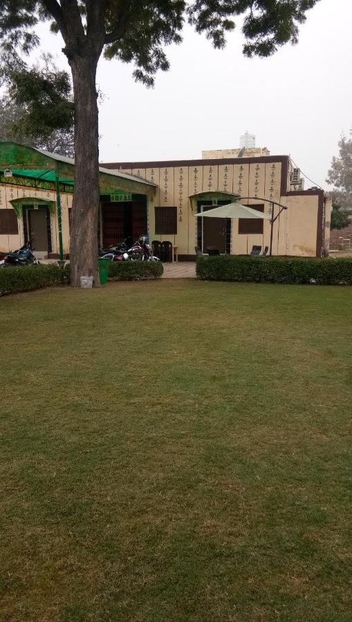 Radha Krishna Dham Villa Vrindavan Exterior photo